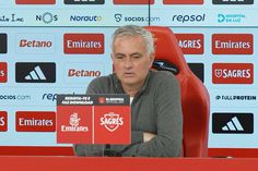 A reação de José Mourinho à presença de adeptos no Benfica Campus