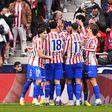 Jogadores do Atlético a celebrar o golo de Sorloth, com Samu Costa a titular