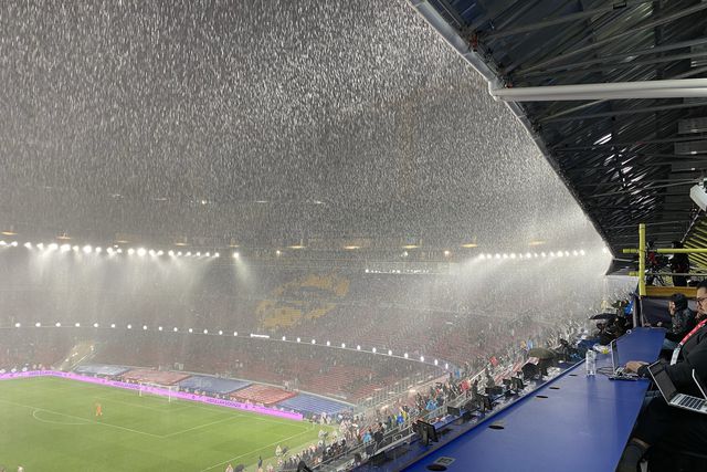 Enorme chuvada no Cam Nou (D.R.)