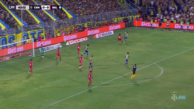 Veja o penálti sobre Di María que causou polémica