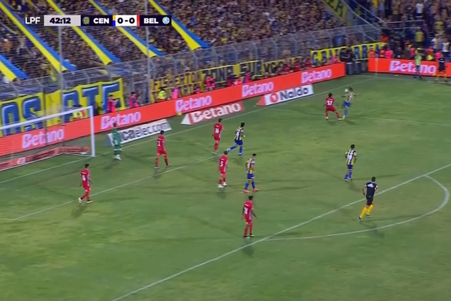 Veja o penálti sobre Di María que causou polémica