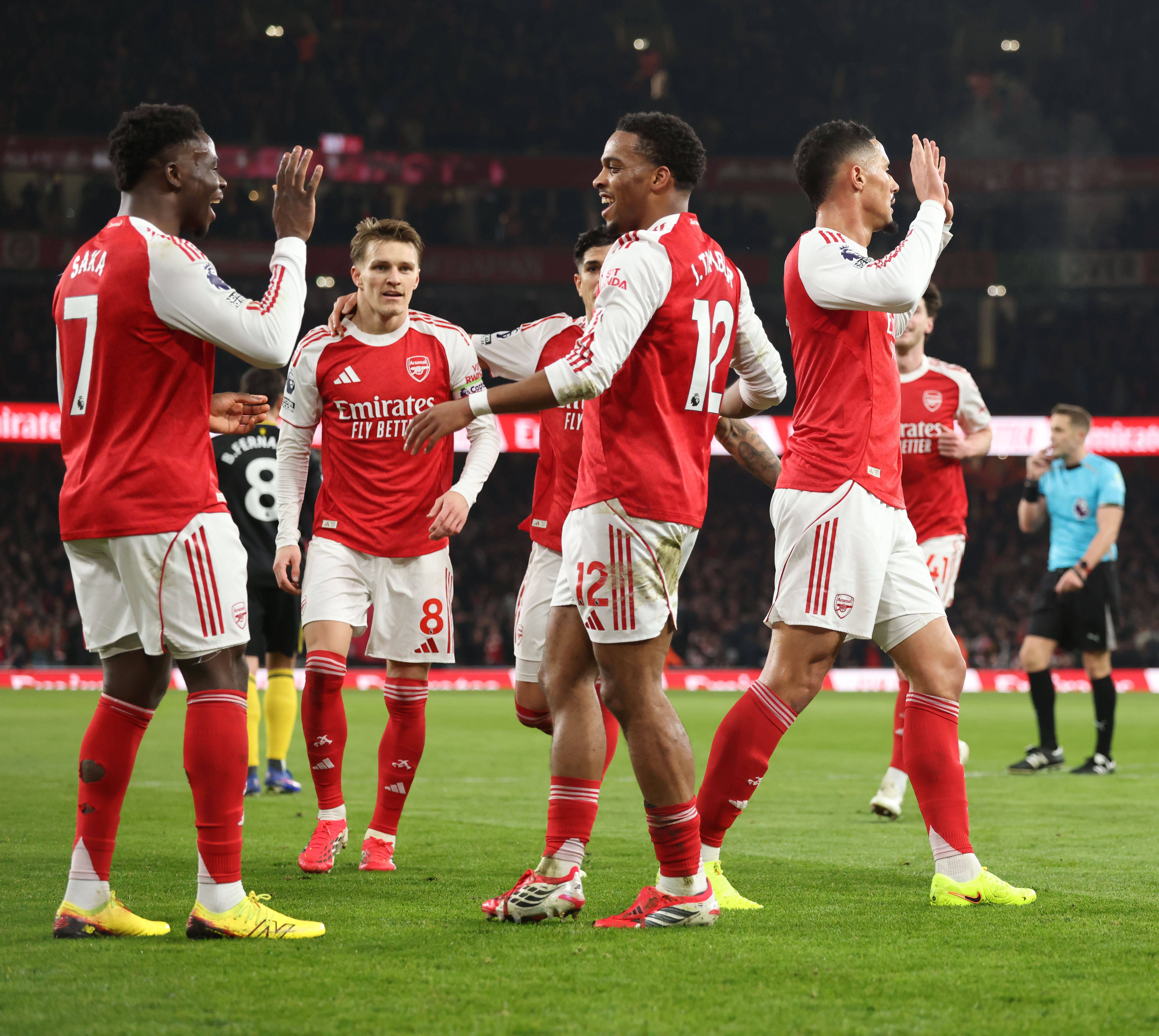 O Arsenal já teve três nomes. Fundado por trabalhadores da empresa Royal Arsenal como Dial Square FC, passou depois para Woolwich Arsenal. Em 1913 mudou-se para o norte de Londres e no ano seguinte passou a ser o Arsenal FC.