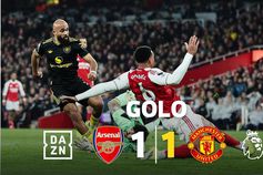 Zubimendi 'engana-se' e assiste Mbeumo para o golo do Man. United