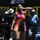 Sabalenka segue em frente em Melbourne