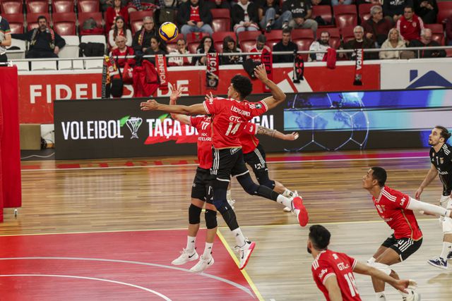 Benfica vence Nun'Álvares e defronta Sporting nas 'meias' da Taça