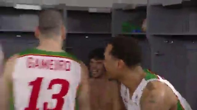 Sete anos à espera! A festa no balneário da Seleção após triunfo