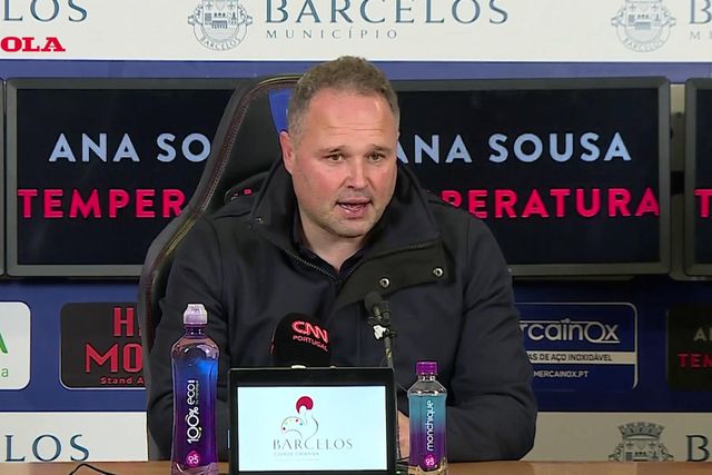 «Disse ao Buta para explorar cruzamentos ao segundo poste»