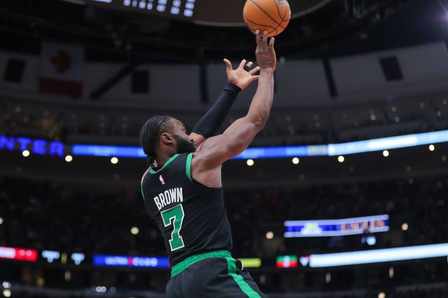NBA: Celtics vencem sem Neemias Queta