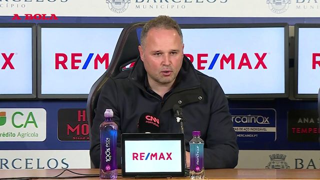 Vítor Campelos explica o que foi tentando para chegar ao empate com o FC Porto