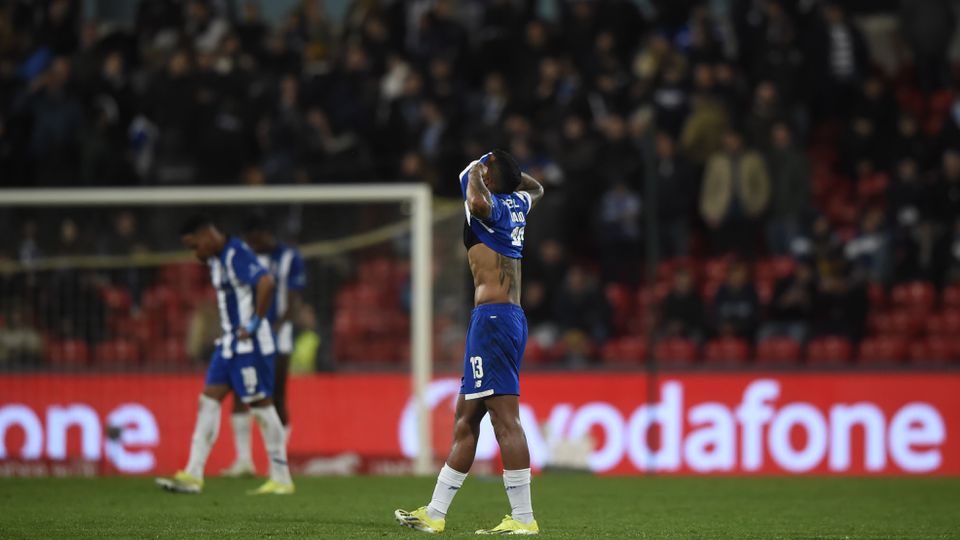 «Começa a ser um pesadelo o grande sonho do dragão» (crónica)