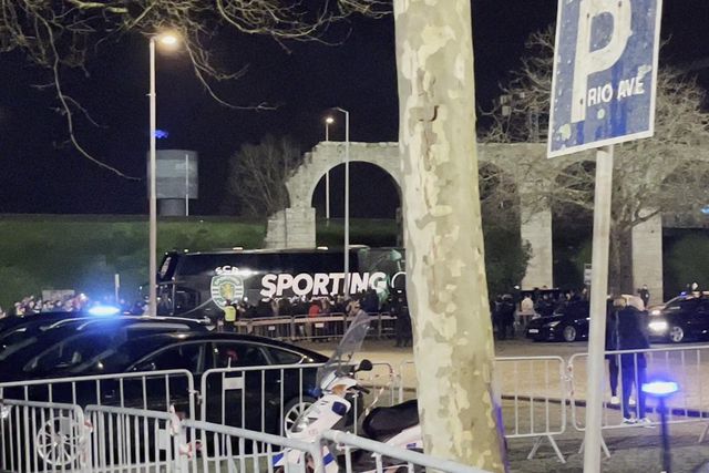 Sporting também já chegou ao palco do jogo