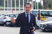 Pedro Proença, sucessor de Fernando Gomes na presidência da Federação Portuguesa de Futebol, acena aos jornalistas