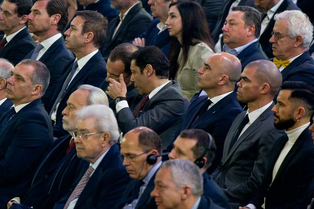 Varandas e Rui Costa (com André Villas-Boas e António Salvador ao lado) na tomada de posse de Pedro Proença [foto: André Carvalho/A BOLA]