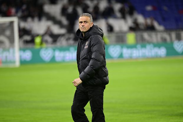 Luis Enrique, treinador do PSG (Foto: William Cannarella/IMAGO)