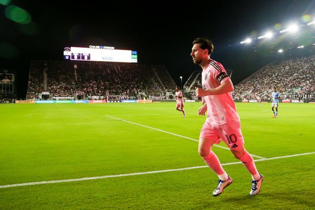 Lionel Messi a representar o Inter Miami, com a braçadeira de capitão