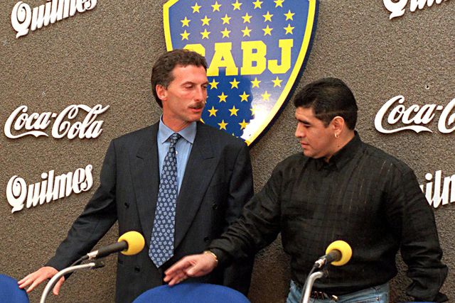 Mauricio Macri com Maradona no Boca Juniors - Foto: IMAGO