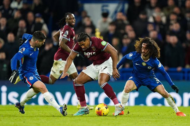 Foi um lance entre Traoré e Cucurella que desencadeou confusão no final do Chelsea-West Ham