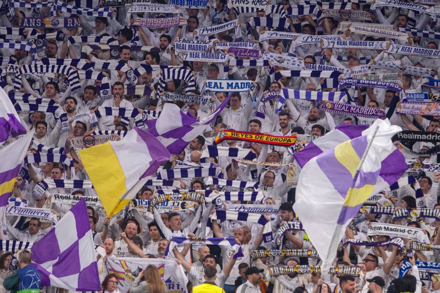 Adeptos do Real Madrid no jogo frente ao Benfica - Foto: IMAGO