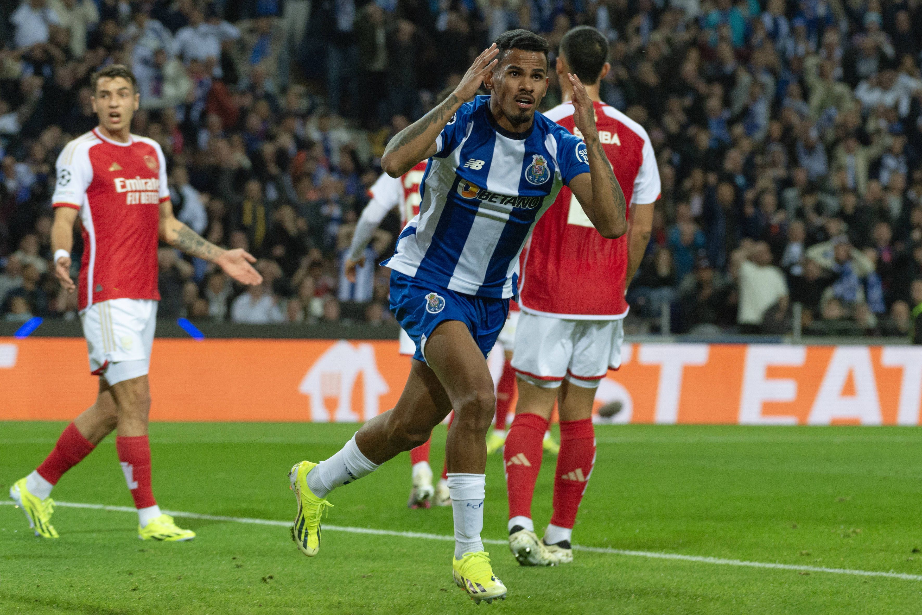 FC Porto-Arsenal (1-0, em 2024) - €857,9M de diferença - Galeno deu a vitória aos 90', mas dragões foram eliminados no Emirates nos penáltis