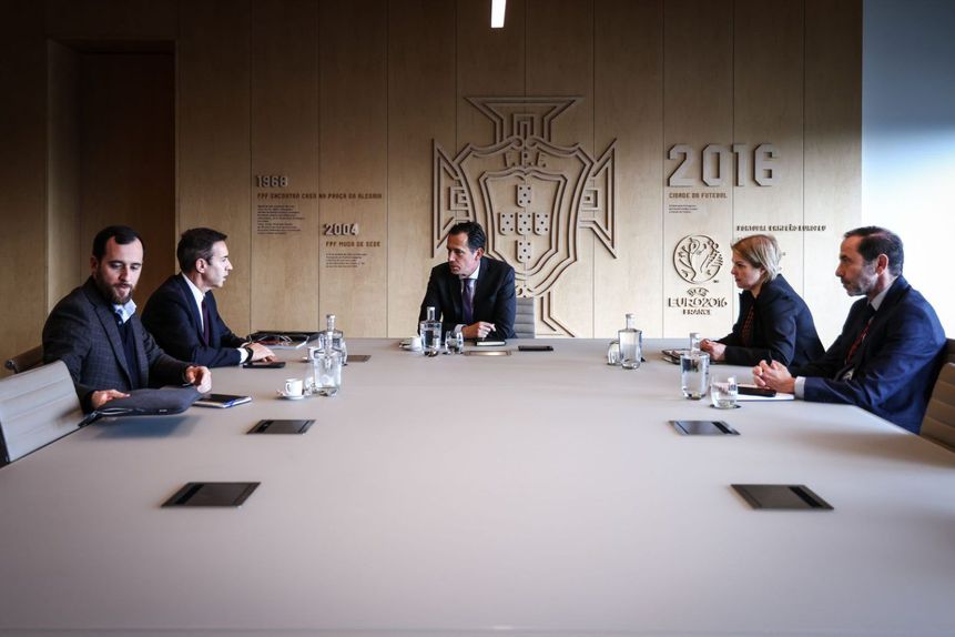 António Salvador foi recebido por Pedro Proença na sede do organismo federativo - Foto: SC Braga