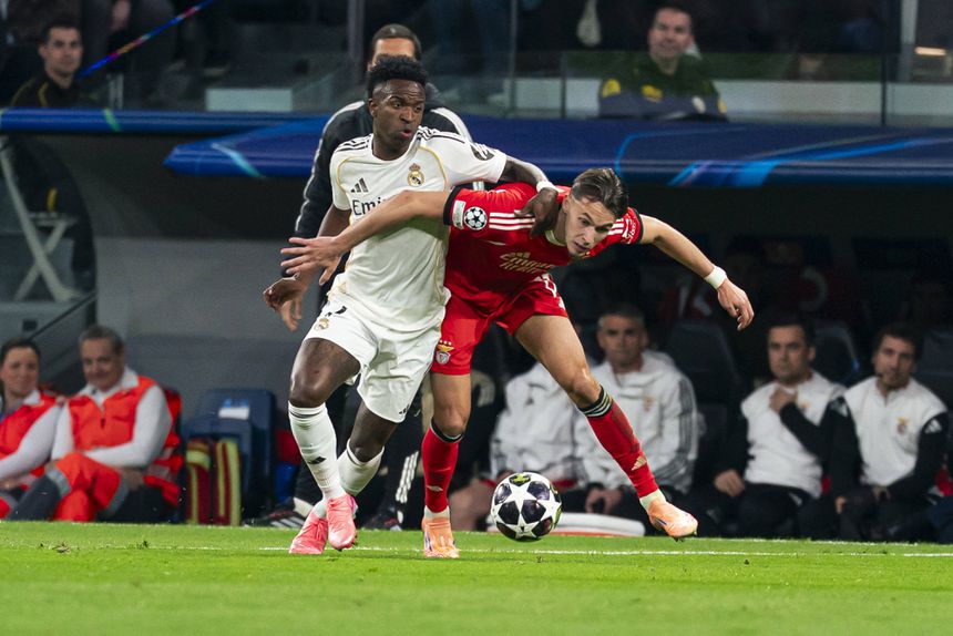 Vinícius e Dedic, avançado do Real Madrid e lateral-direito do Benfica (foto: Imago)