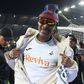 Snoop Dogg com a camisola do Swansea, Vítor Matos, no estádio com os adeptos
