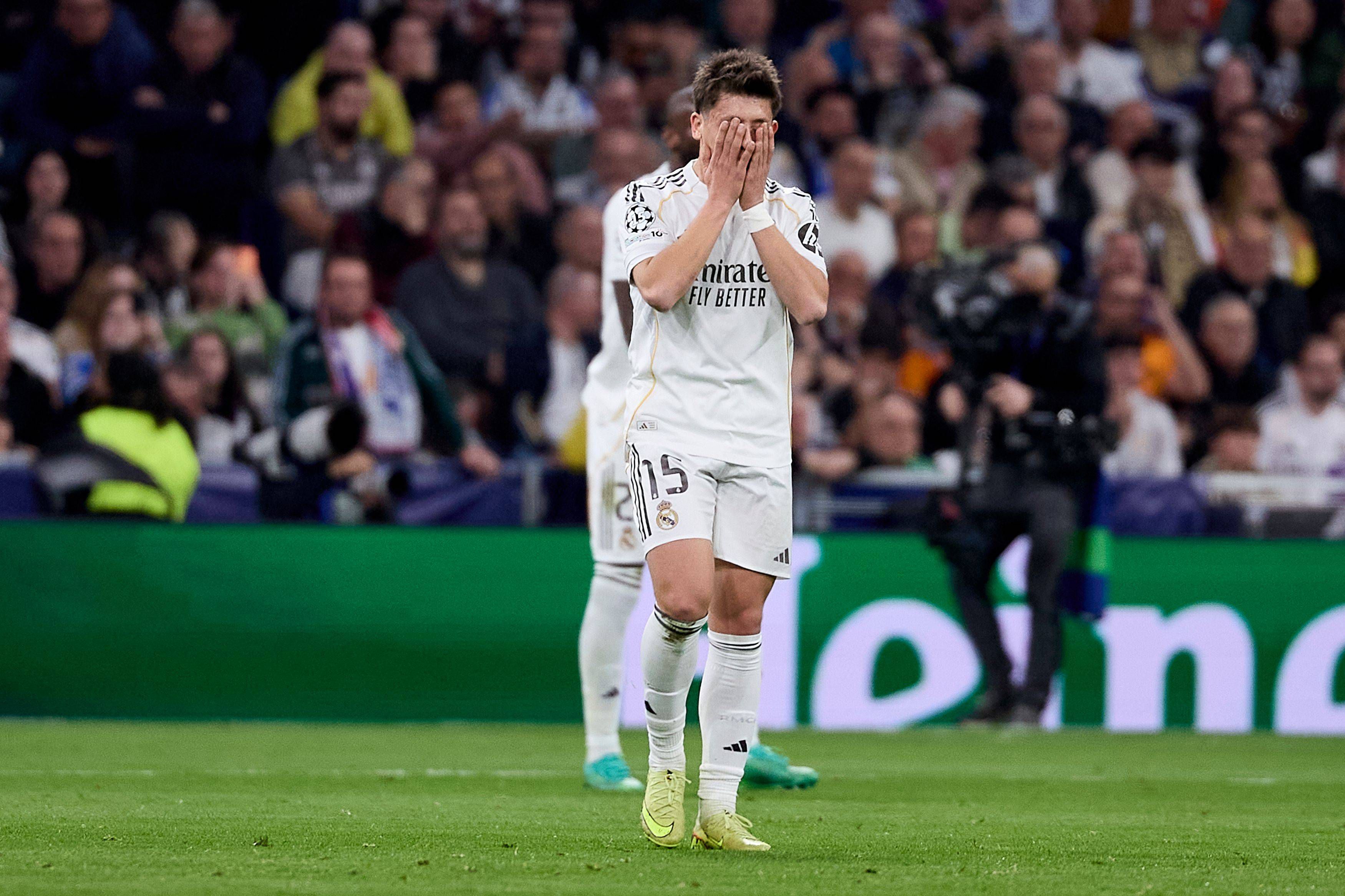 Arda Guler desolado no jogo com o Benfica - Foto: IMAGO