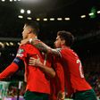 Cristiano Ronaldo e Rúben Neves a festejarem um golo pela Seleção