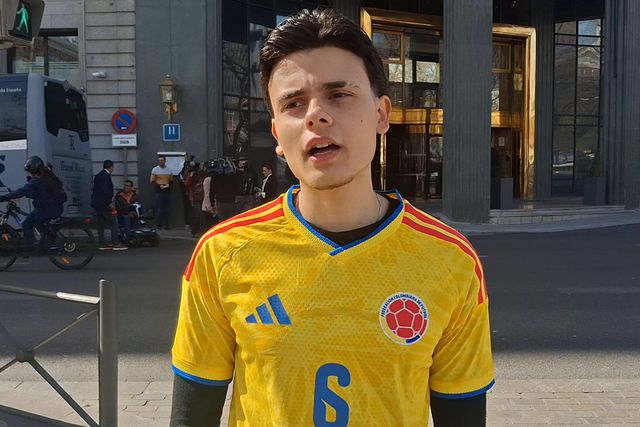 Sósia de Richard Ríos viajou da Colômbia para Madrid para apoiar o Benfica