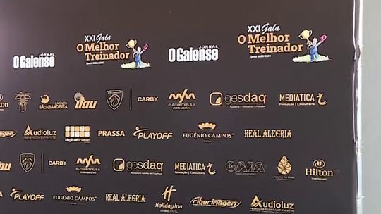 A chegada de várias personalidades à gala do jornal 'O Gaiense'