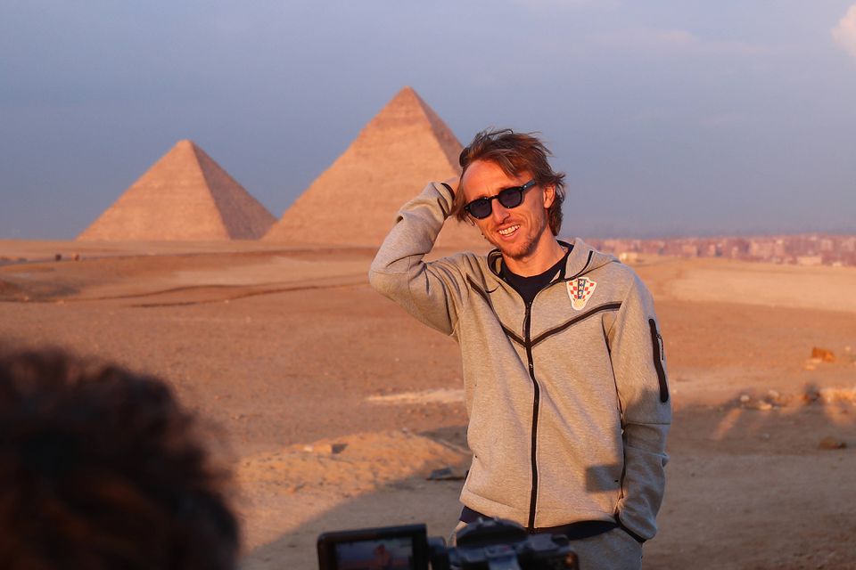 Modric a jogar à bola nas pirâmides do Egito? Sim, temos (fotos)
