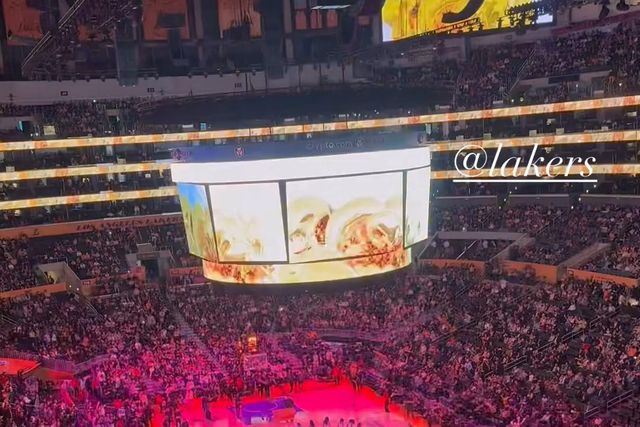 Otamendi mostra como se faz na NBA