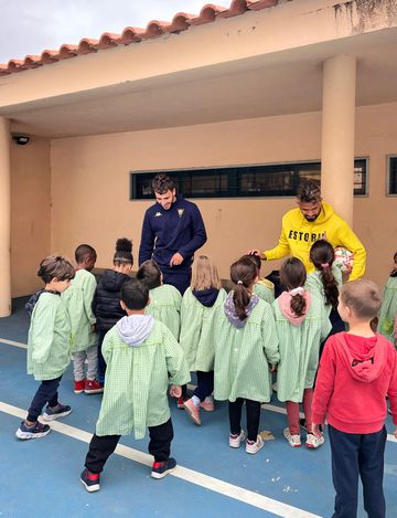 Dia das Profissões com dois jogadores do Estoril