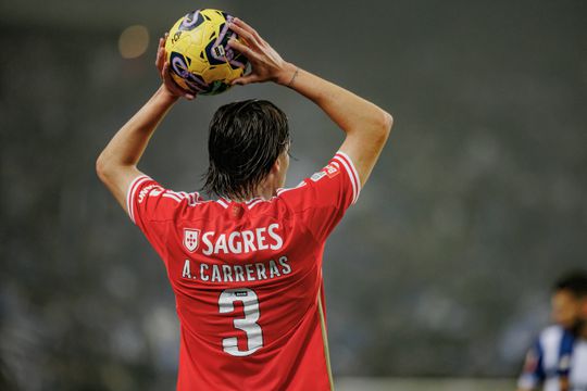 Benfica em campo para contratar laterais