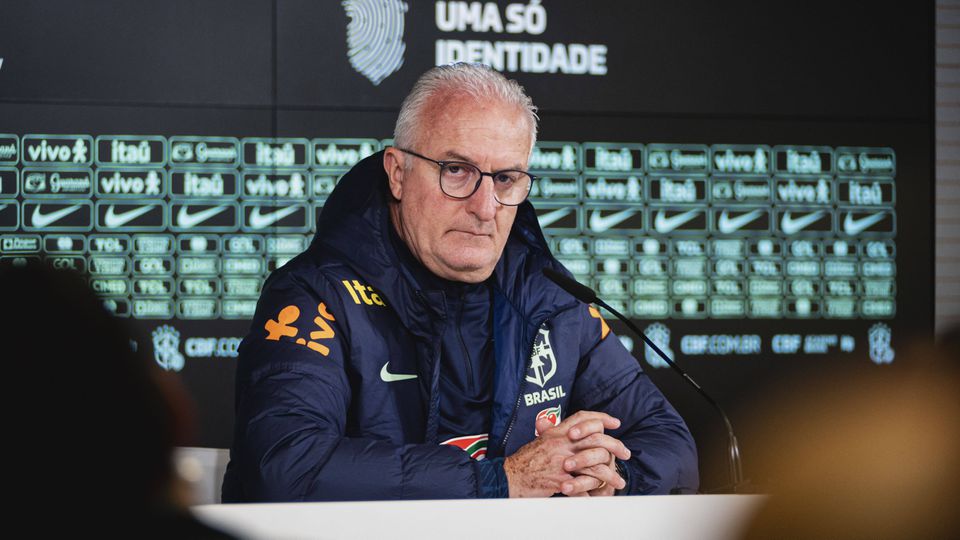 Dorival Júnior apoia Vinícius e apela: «Precisamos do esforço de todos»