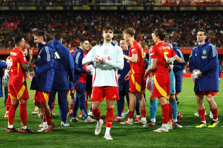 Raul Asencio foi convocado pela primeira vez para a seleção principal de Espanha