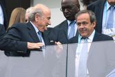 Joseph Blatter e Michel Platini, ex-presidentes de FIFA e UEFA, respetivamente