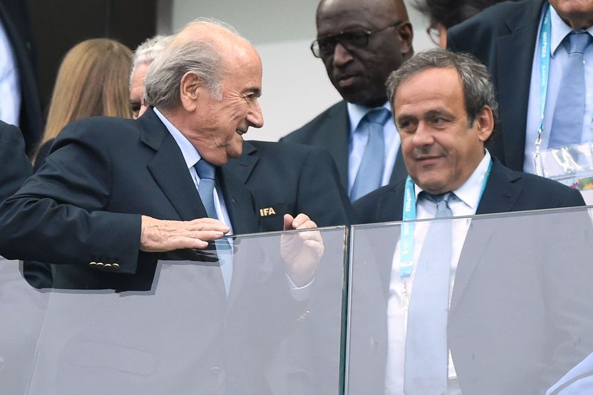 Joseph Blatter e Michel Platini, ex-presidentes de FIFA e UEFA, respetivamente