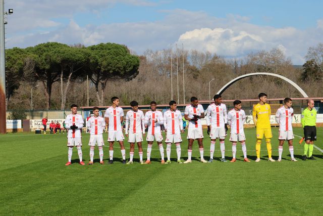 Internacional abandona jogo após alegados insultos racistas de jogador do Torino