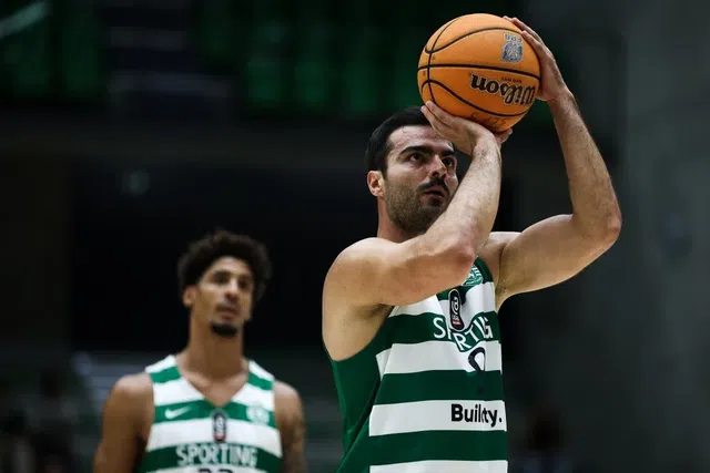 Diogo Ventura «Não fomos dignos de vestir a camisola do Sporting, peço desculpa aos adeptos»