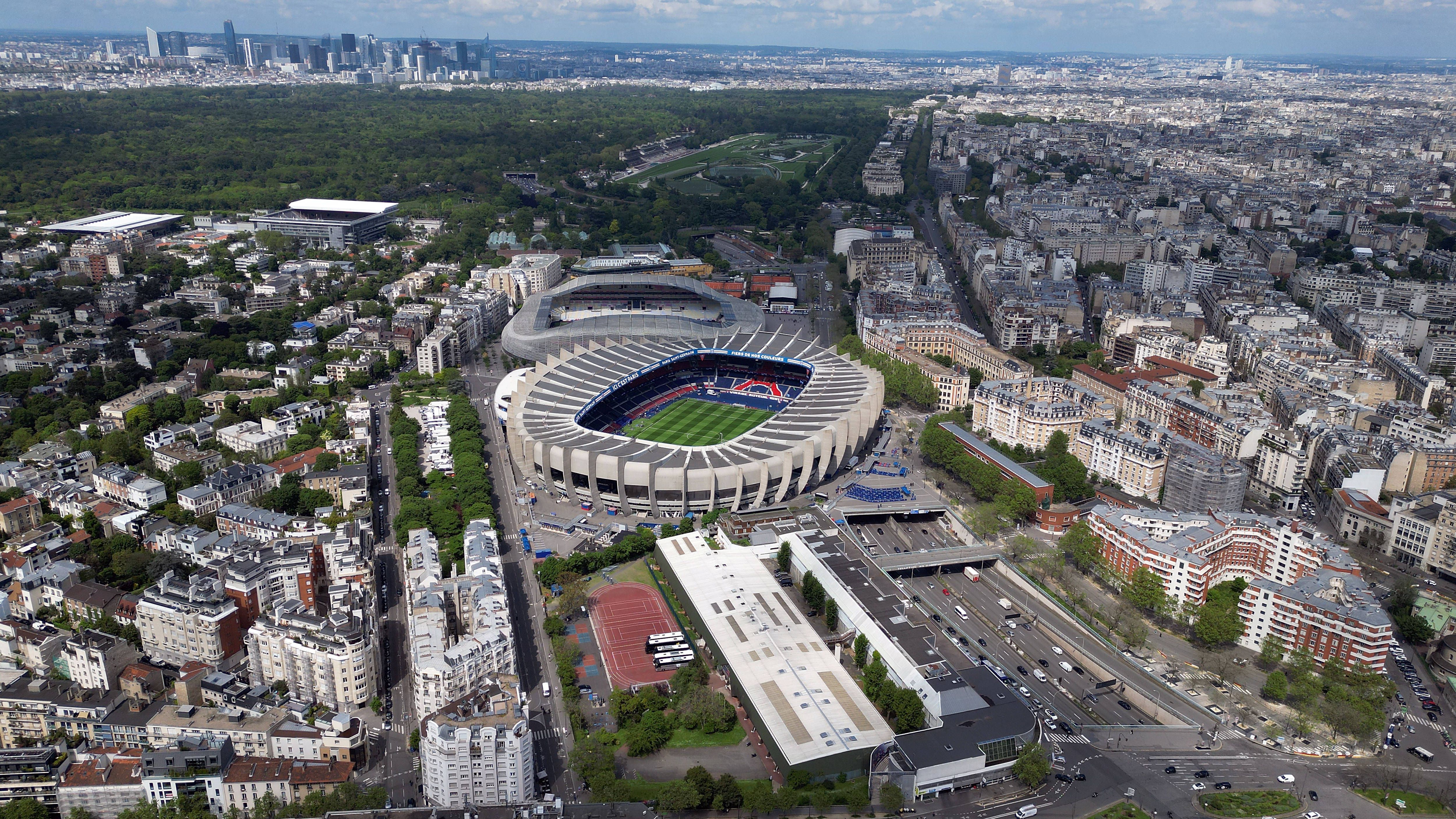 Imagem aérea do Parque dos Príncipes, recinto com capacidade para 49 mil lugares. O futuro já não deverá passar por aqui (Foto: IMAGO)