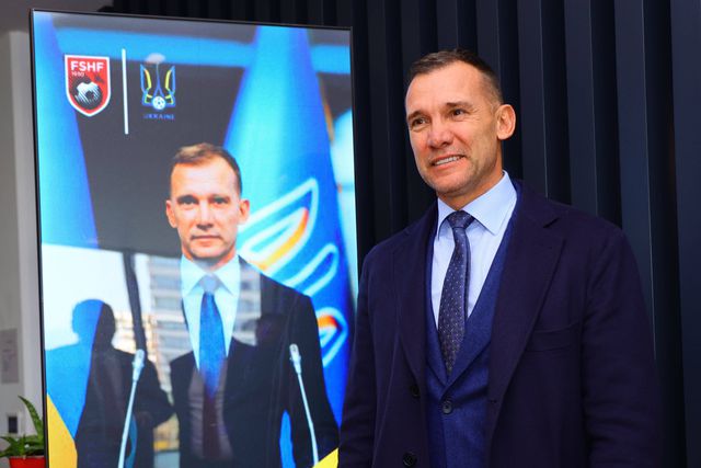 Shevchenko, hoje presidente da federação ucraniana, na Albânia para  jogo da Liga das Nações