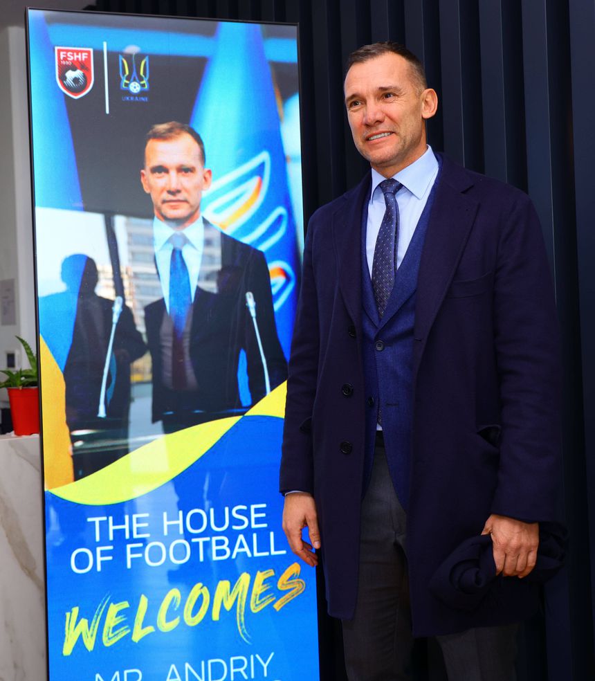 Shevchenko, hoje presidente da federação ucraniana, na Albânia para  jogo da Liga das Nações