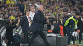 Mourinho muda de ideias e impede saída de jogador do Fenerbahçe