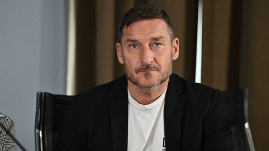 Totti defende-se de viagem à Rússia: «Não teria problemas em ir a Kiev»