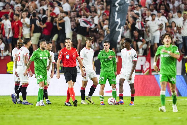 Sevilha levou a melhor no dérbi da primeira volta