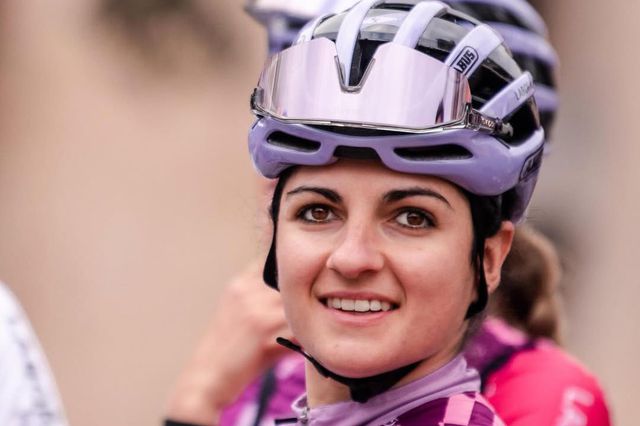 Debora Silvestri  tentou desviar-se de um choque em cadeia mas foi projetada violentamente. Instagram Debora Silvestri