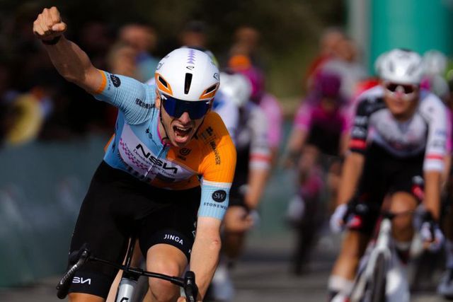 Depois da presença no Volta ao Algarve, Jens Verbrugghe está agora na Volta ao Alentejo e entrou logo a ganhar     Fotografia FPC