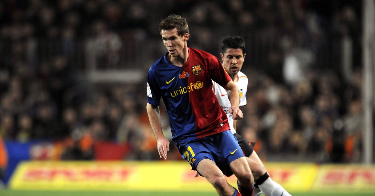 Lembra-se dele? Esteve a um passo do Benfica e... bebeu álcool no banco do Barcelona