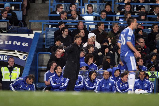 «Villas-Boas tentou afirmar-se no Chelsea no primeiro dia e falhou imediatamente»